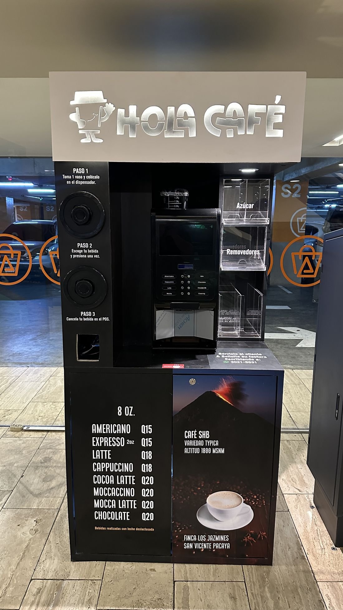 Máquina Hola Café instalada en un punto de alto tráfico en Guatemala